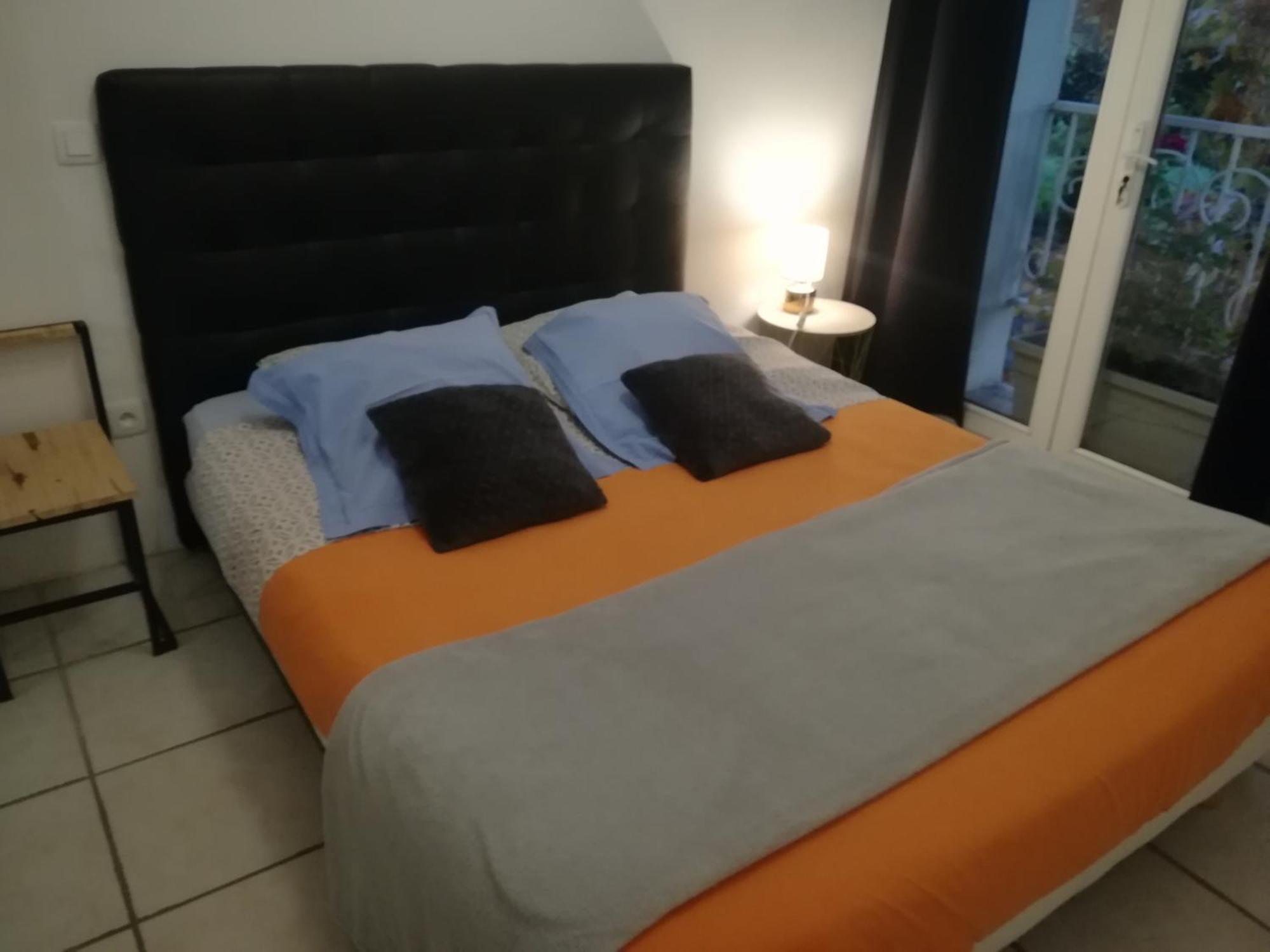 Au Pays Du Ventoux Acomodação com café da manhã Le Thor Quarto foto