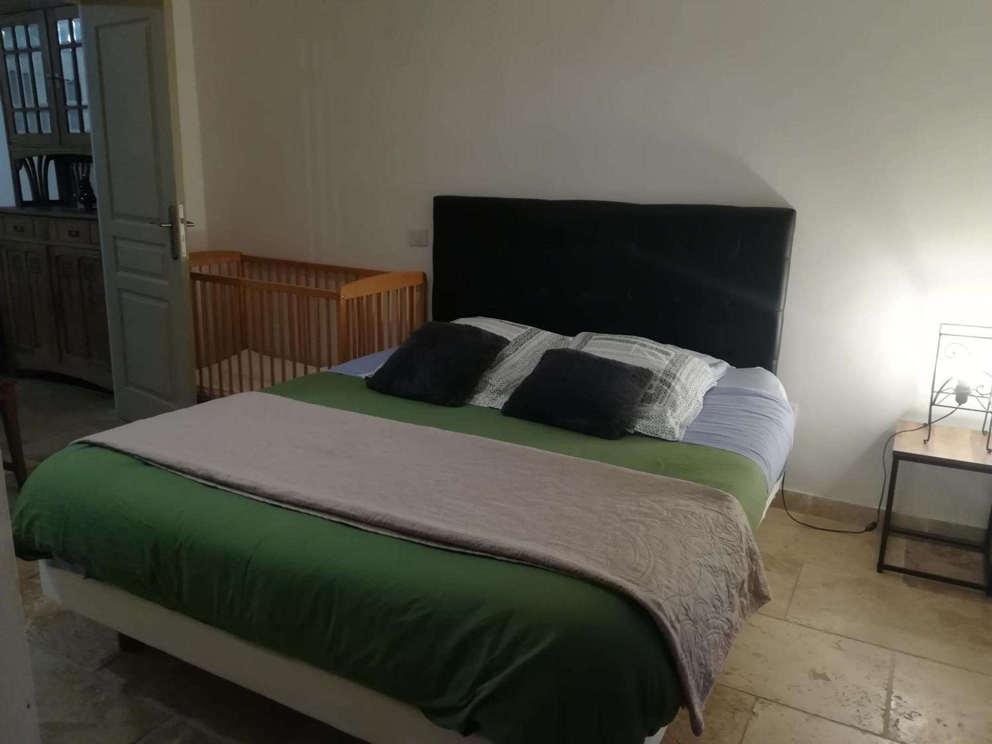 Au Pays Du Ventoux Acomodação com café da manhã Le Thor Quarto foto